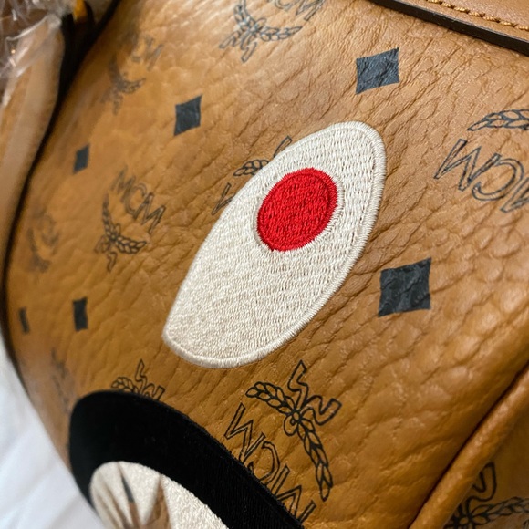 VERY RARE!! Bape x MCM Duffle - Picture 4 of 8